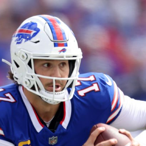 ORCHARD PARK, NEW YORK - SEPTEMBER 08: Josh Allen #17 of the Buffalo Bills scrambles during the second quarter against the Arizona Cardinals at Highmark Stadium on September 08, 2024 in Orchard Park, New York. (Photo by Bryan M. Bennett/Getty Images)