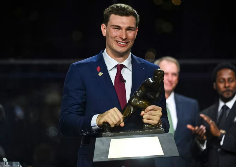 Fernando Wins Heisman