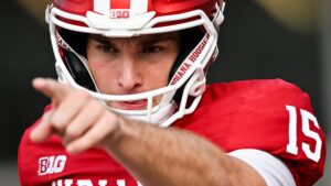 Mandoza-Indiana-Red-QB-tongue