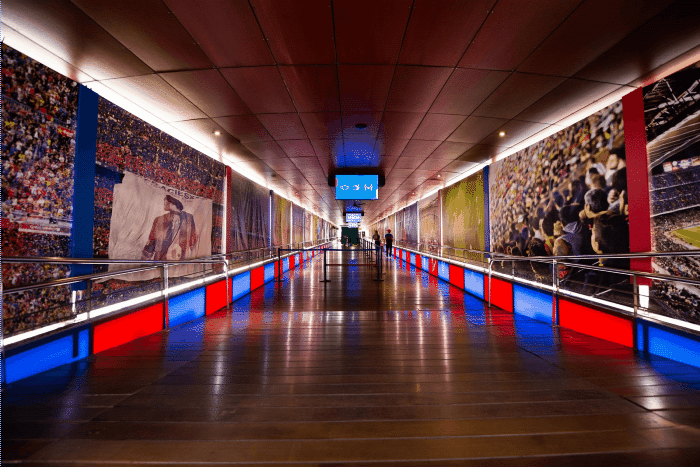 Barcelona-hallwayv-Bttn.webp