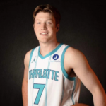 kon-knueppel-is-almost-averaging-20-0-ppg-something-no-v0-z44qscrbsm3g1